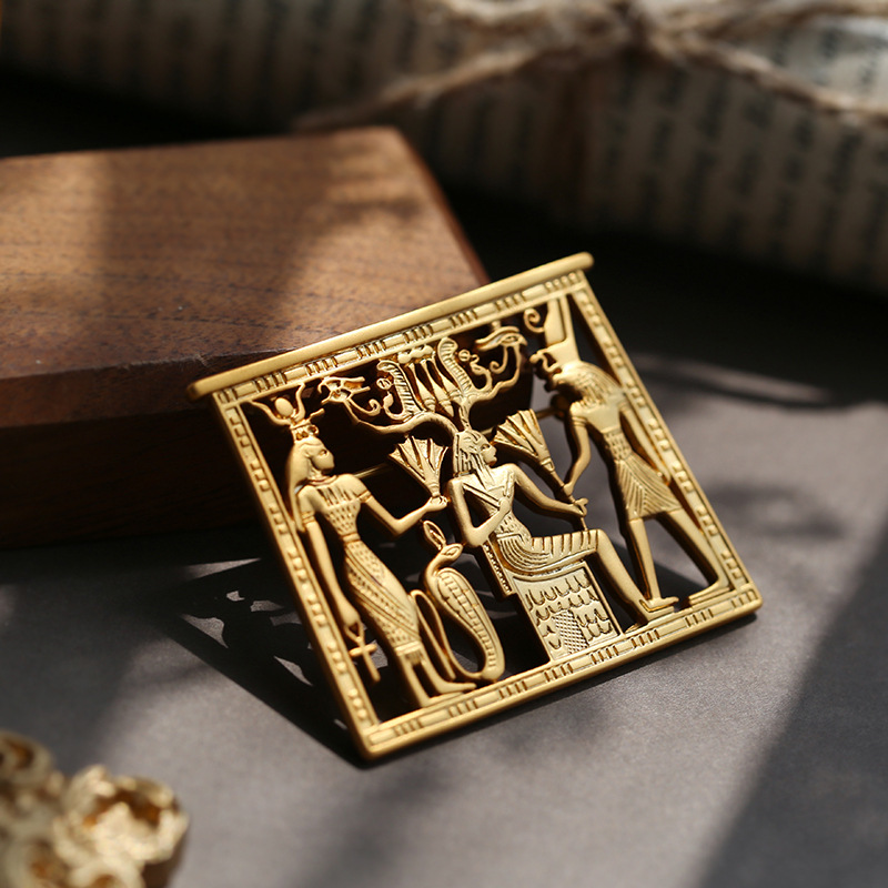 クラシック女性男性中空正方形エジプトのファラオバッジブローチ - Women Accessories In Egypt のレビューと価格